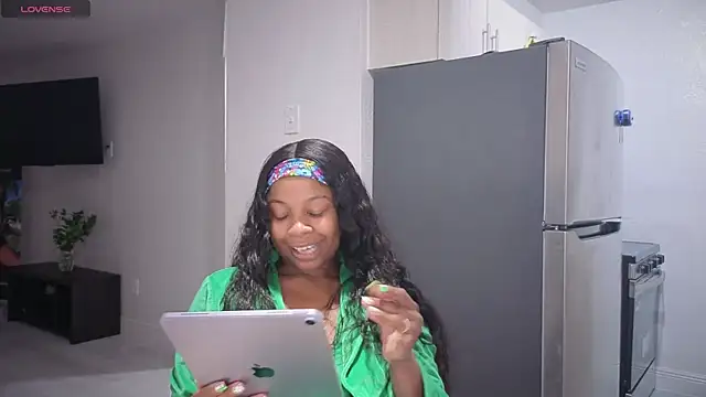 Snapshot of miamiworld chatting on 04-21-26, 02:51 miamiworld online show from 04-21-26, 02:51