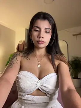 Snapshot of adop_me__ chatting on 04-09-26, 11:32 adop me online show from 04-09-26, 11:32