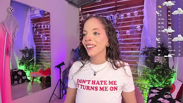 Sapphire Venuss online show from 10-17-25, 02:59