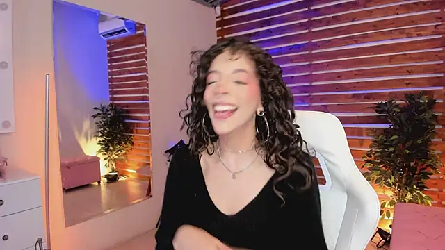 Sapphire Venuss online show from 03-15-26, 11:44