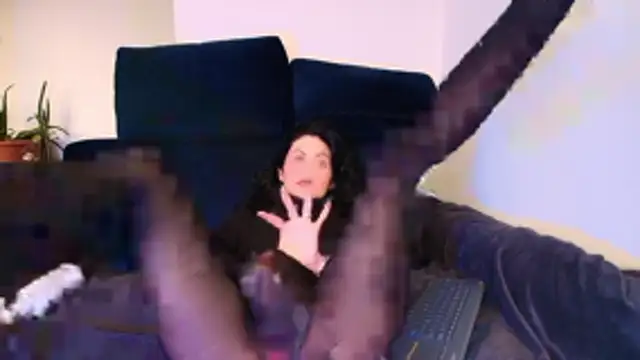 Snapshot of miabeautyxx chatting on 11-03-25, 06:20 miabeautyxx online show from 11-03-25, 06:20