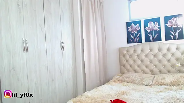 lily f00x online show from 11-19-25, 12:38