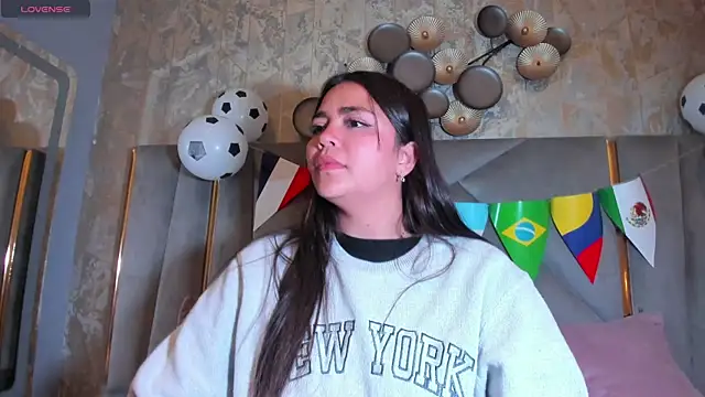 KimDevinne online show from 06-19-26, 02:49