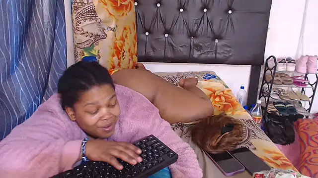 BigbootyNickyx online show from 11-04-25, 06:23