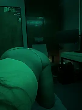 mismmia online show from 12-18-25, 05:13