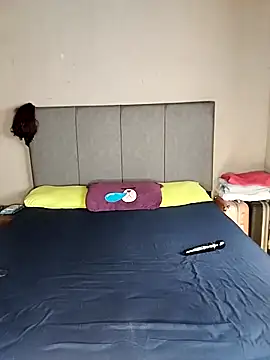 ThickPearlx23 online show from 09-18-25, 07:54