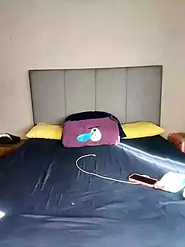 ThickPearlx23 online show from 04-21-26, 07:14