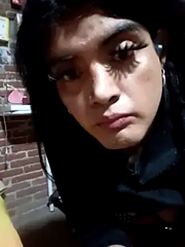 yovana13 online show from 11-24-25, 01:11