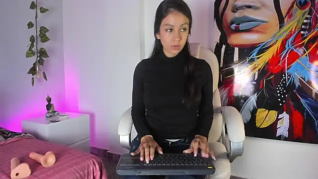 Luci And Sofi online show from 11-04-25, 03:33