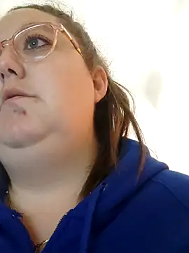 Chloee ep online show from 02-14-25, 03:05