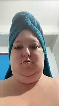 Snapshot of Chloee_ep chatting on 06-15-26, 03:09 Chloee ep online show from 06-15-26, 03:09