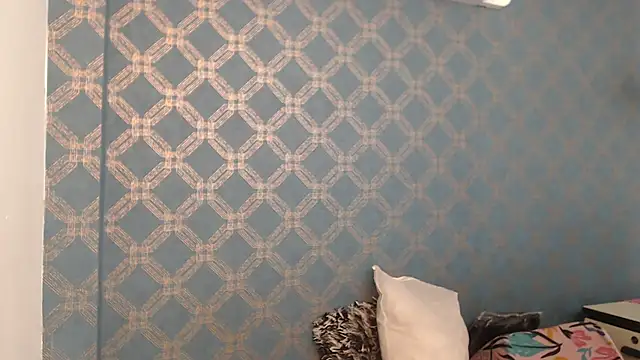 Snapshot of violeta_cute18 chatting on 02-02-25, 01:23 violeta cute18 online show from 02-02-25, 01:23