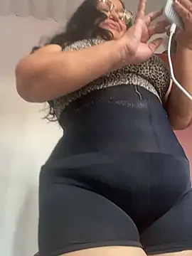 Snapshot of Gia_Nahomi chatting on 02-03-25, 09:50 Gia Nahomi online show from 02-03-25, 09:50