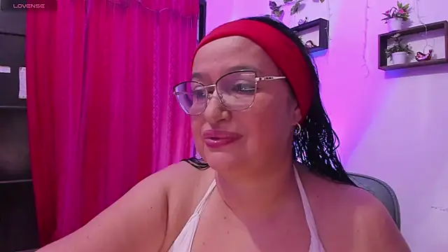 Snapshot of Gia_Nahomi chatting on 11-14-25, 10:18 Gia Nahomi online show from 11-14-25, 10:18