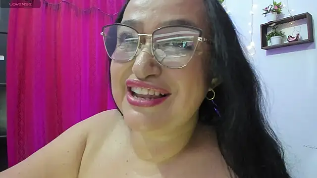 Snapshot of Gia_Nahomi chatting on 11-17-25, 09:53 Gia Nahomi online show from 11-17-25, 09:53