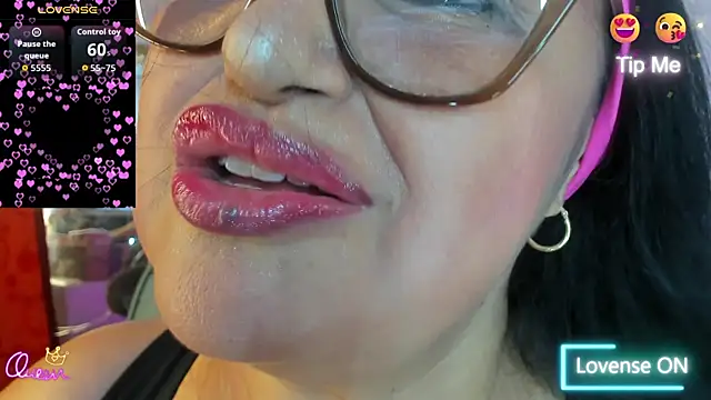 Gia Nahomi online show from 05-19-26, 09:21