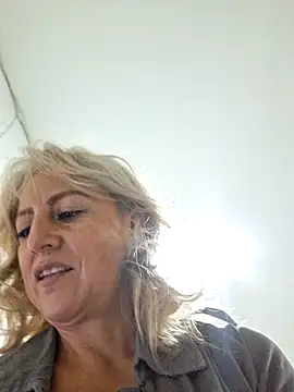 almaluna7 online show from 03-11-25, 11:37