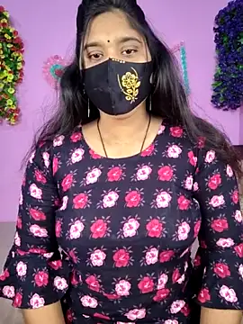 Snapshot of Hot_Maleka chatting on 12-19-25, 01:23 Hot Maleka online show from 12-19-25, 01:23