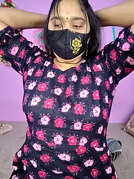 Snapshot of Hot_Maleka chatting on 12-22-25, 01:24 Hot Maleka online show from 12-22-25, 01:24