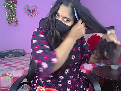 Snapshot of Hot_Maleka chatting on 01-11-26, 01:43 Hot Maleka online show from 01-11-26, 01:43