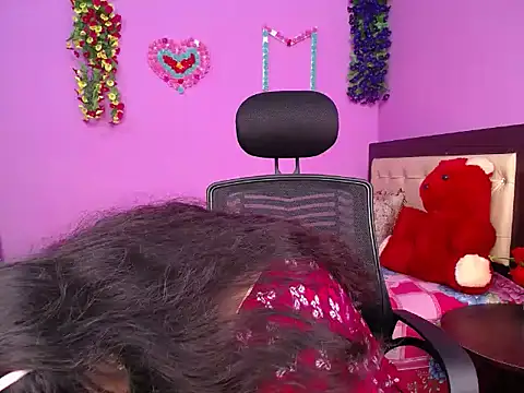 Snapshot of Hot_Maleka chatting on 01-13-26, 05:18 Hot Maleka online show from 01-13-26, 05:18