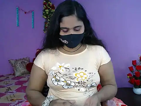 Snapshot of Hot_Maleka chatting on 02-14-26, 04:48 Hot Maleka online show from 02-14-26, 04:48