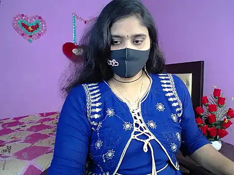 Snapshot of Hot_Maleka chatting on 02-20-26, 05:13 Hot Maleka online show from 02-20-26, 05:13