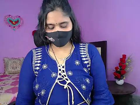 Snapshot of Hot_Maleka chatting on 02-22-26, 05:00 Hot Maleka online show from 02-22-26, 05:00