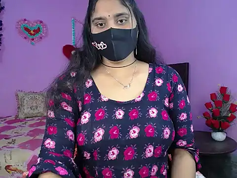 Snapshot of Hot_Maleka chatting on 02-24-26, 04:27 Hot Maleka online show from 02-24-26, 04:27