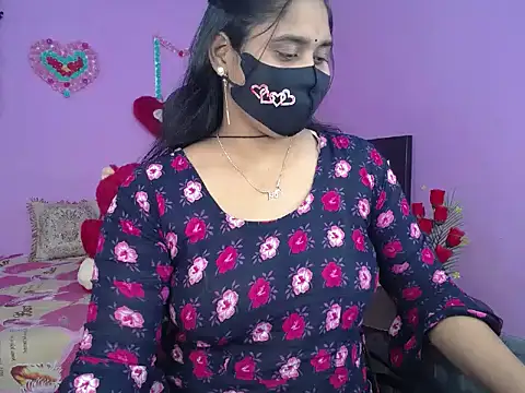 Snapshot of Hot_Maleka chatting on 02-26-26, 04:39 Hot Maleka online show from 02-26-26, 04:39