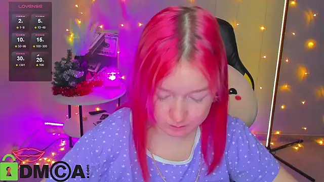 Snapshot of Sara_Robinson chatting on 01-19-25, 05:58 Sara Robinson online show from 01-19-25, 05:58