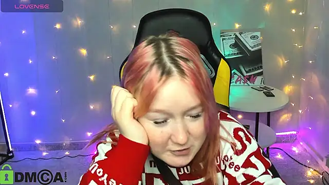 Snapshot of Sara_Robinson chatting on 02-05-25, 04:25 Sara Robinson online show from 02-05-25, 04:25