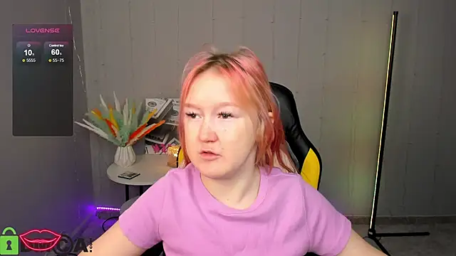 Snapshot of Sara_Robinson chatting on 02-09-25, 10:20 Sara Robinson online show from 02-09-25, 10:20