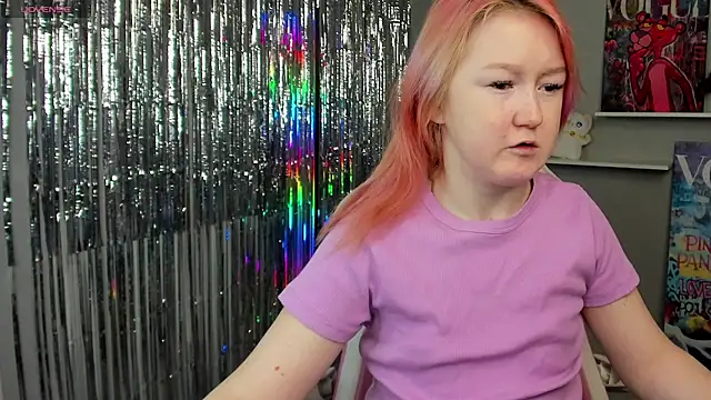 Snapshot of Sara_Robinson chatting on 02-11-25, 10:04 Sara Robinson online show from 02-11-25, 10:04