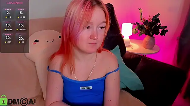 Snapshot of Sara_Robinson chatting on 02-15-25, 01:27 Sara Robinson online show from 02-15-25, 01:27