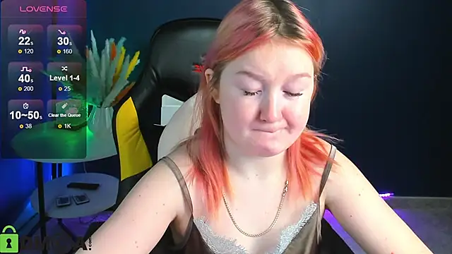 Snapshot of Sara_Robinson chatting on 02-22-25, 10:07 Sara Robinson online show from 02-22-25, 10:07