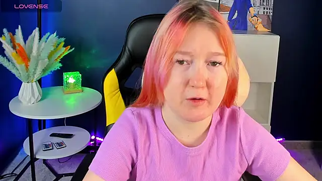 Snapshot of Sara_Robinson chatting on 02-27-25, 10:04 Sara Robinson online show from 02-27-25, 10:04