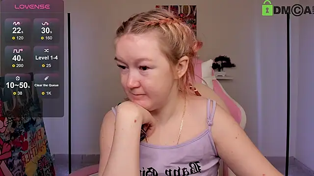 Snapshot of Sara_Robinson chatting on 03-03-25, 03:08 Sara Robinson online show from 03-03-25, 03:08