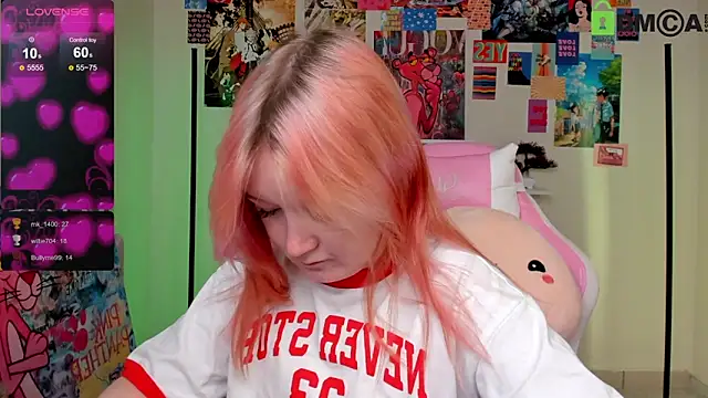 Snapshot of Sara_Robinson chatting on 03-05-25, 06:12 Sara Robinson online show from 03-05-25, 06:12