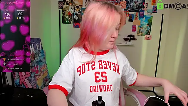 Snapshot of Sara_Robinson chatting on 03-05-25, 09:16 Sara Robinson online show from 03-05-25, 09:16