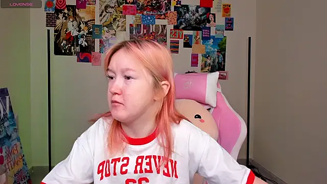 Snapshot of Sara_Robinson chatting on 03-06-25, 03:02 Sara Robinson online show from 03-06-25, 03:02