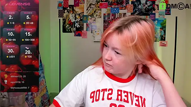 Snapshot of Sara_Robinson chatting on 03-06-25, 06:08 Sara Robinson online show from 03-06-25, 06:08