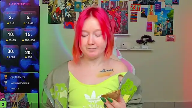 Snapshot of Sara_Robinson chatting on 03-17-25, 06:07 Sara Robinson online show from 03-17-25, 06:07