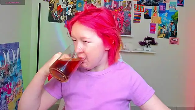 Snapshot of Sara_Robinson chatting on 03-18-25, 02:58 Sara Robinson online show from 03-18-25, 02:58