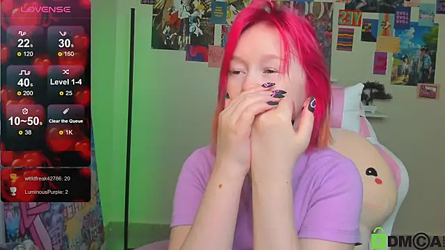 Snapshot of Sara_Robinson chatting on 03-18-25, 06:03 Sara Robinson online show from 03-18-25, 06:03