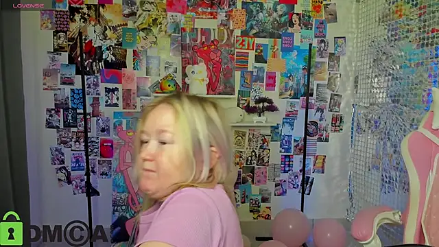 Snapshot of Sara_Robinson chatting on 10-06-25, 07:06 Sara Robinson online show from 10-06-25, 07:06