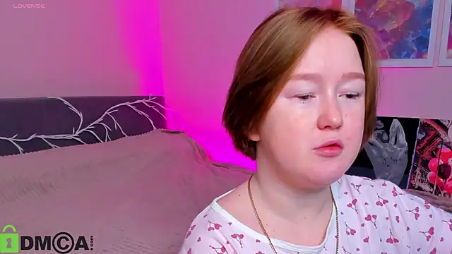 Snapshot of Sara_Robinson chatting on 10-23-25, 02:22 Sara Robinson online show from 10-23-25, 02:22