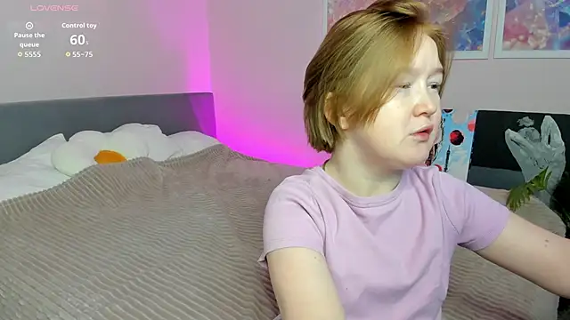 Snapshot of Sara_Robinson chatting on 11-05-25, 02:22 Sara Robinson online show from 11-05-25, 02:22