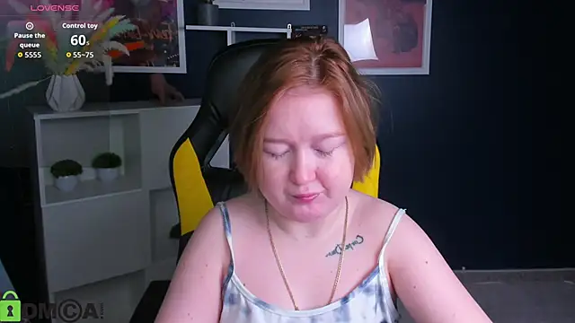 Snapshot of Sara_Robinson chatting on 11-11-25, 02:44 Sara Robinson online show from 11-11-25, 02:44