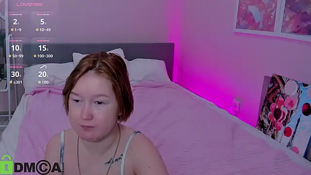 Snapshot of Sara_Robinson chatting on 11-14-25, 02:32 Sara Robinson online show from 11-14-25, 02:32